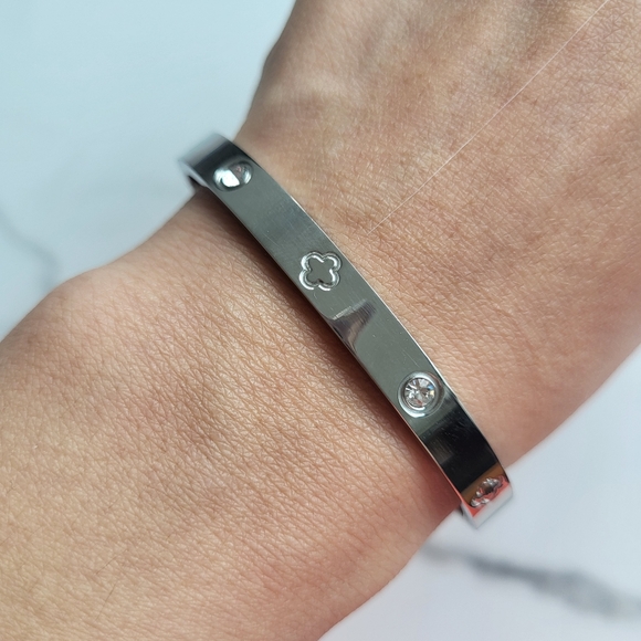 Stainless Steel Lucky Cuff Small Bracelet - Picture 4 of 7